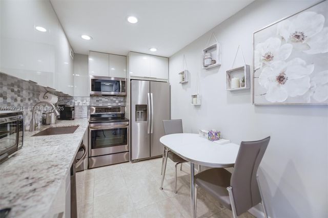 1950 S Ocean Dr 20D, Hallandale Beach, FL 33009