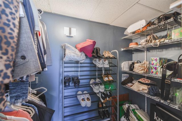 1950 S Ocean Dr 20D, Hallandale Beach, FL 33009