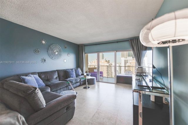 1950 S Ocean Dr 20D, Hallandale Beach, FL 33009