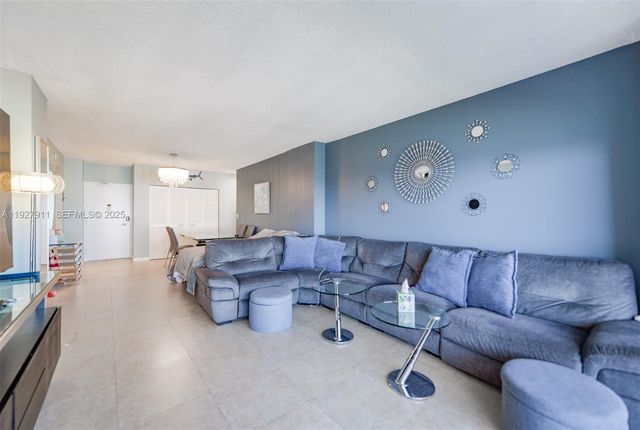 1950 S Ocean Dr 20D, Hallandale Beach, FL 33009