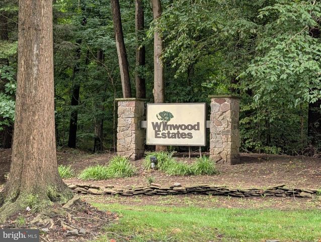 51 DEERBERRY LN, South Brunswick Twp, NJ 08852