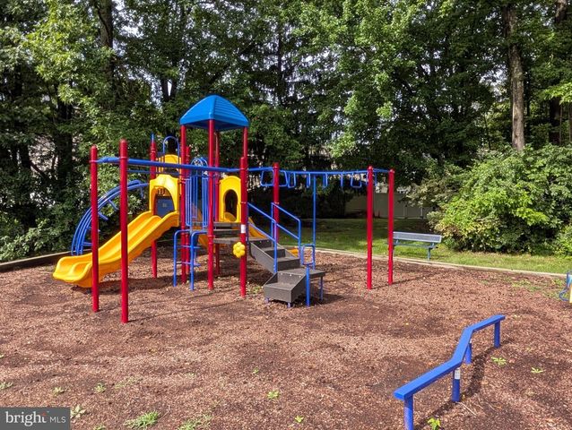 51 DEERBERRY LN, South Brunswick Twp, NJ 08852