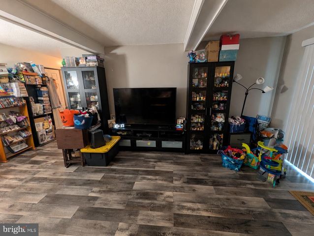 51 DEERBERRY LN, South Brunswick Twp, NJ 08852