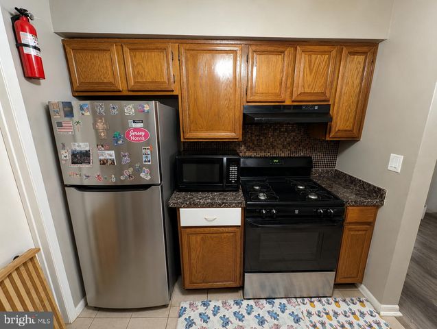 51 DEERBERRY LN, South Brunswick Twp, NJ 08852