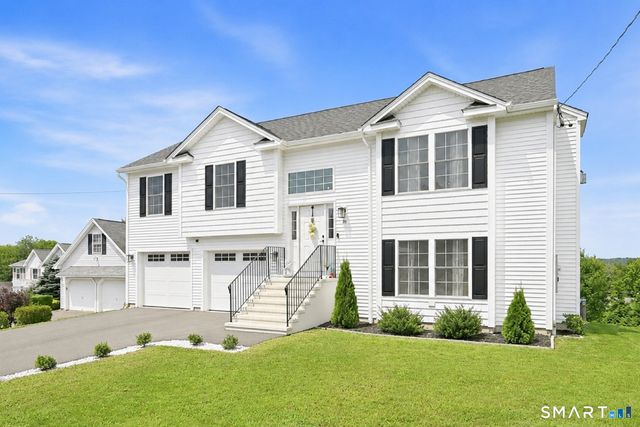 26 Crestview Lane, Waterbury, CT 06708