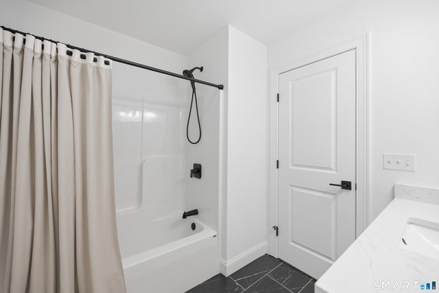 26 Crestview Lane, Waterbury, CT 06708