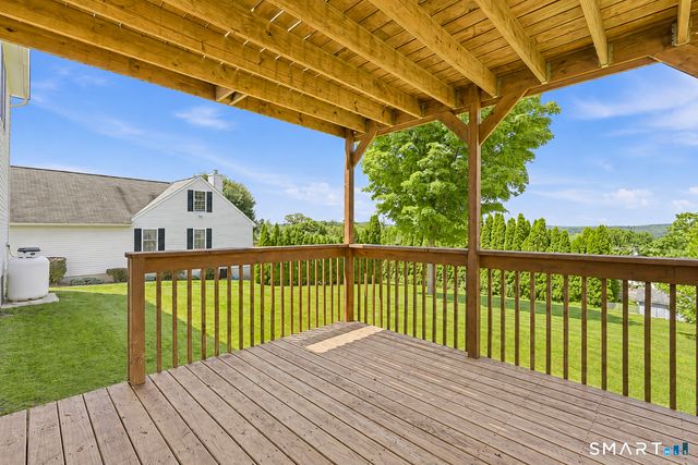 26 Crestview Lane, Waterbury, CT 06708