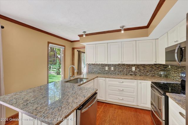 1981 Valleybrook Drive, Okemos, MI 48864