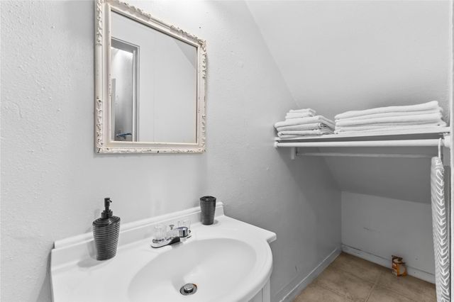 2509 Whitney Street A, Houston, TX 77006