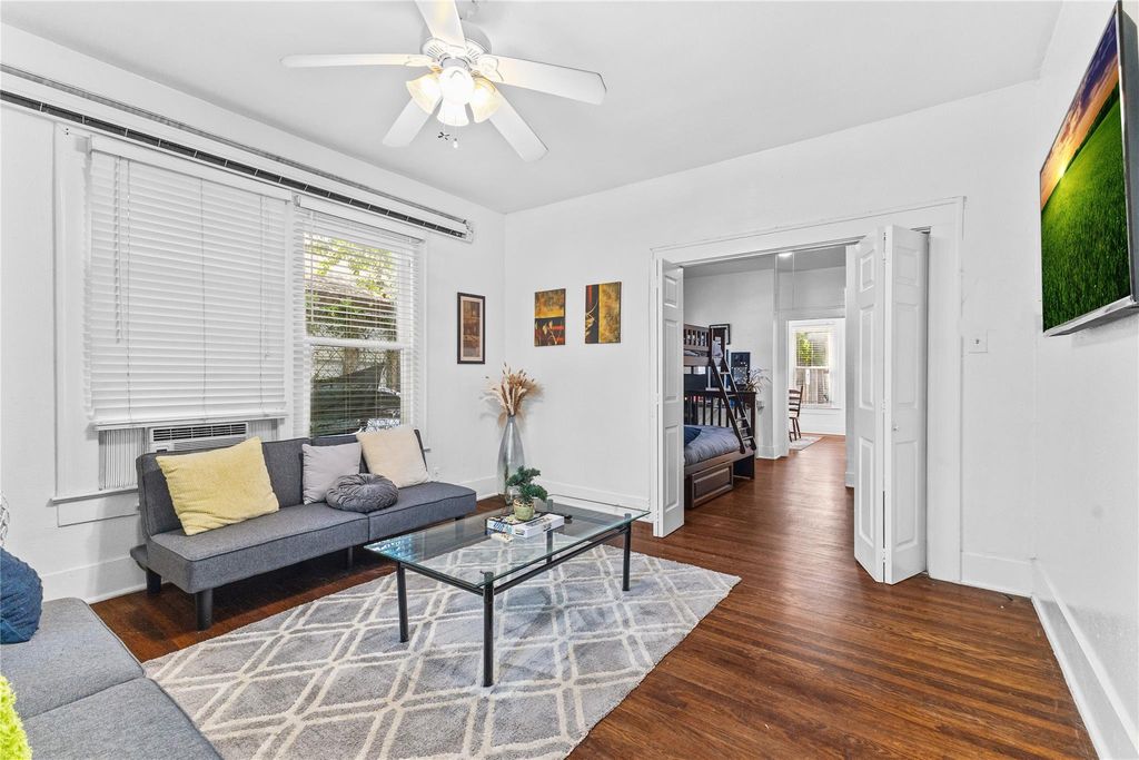 2509 Whitney Street A, Houston, TX 77006