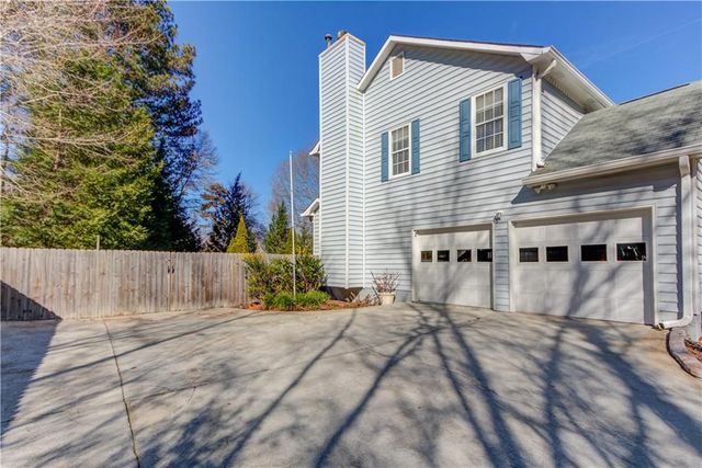 1974 Emerson Lake Circle, Snellville, GA 30078