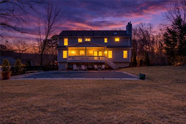 1974 Emerson Lake Circle, Snellville, GA 30078