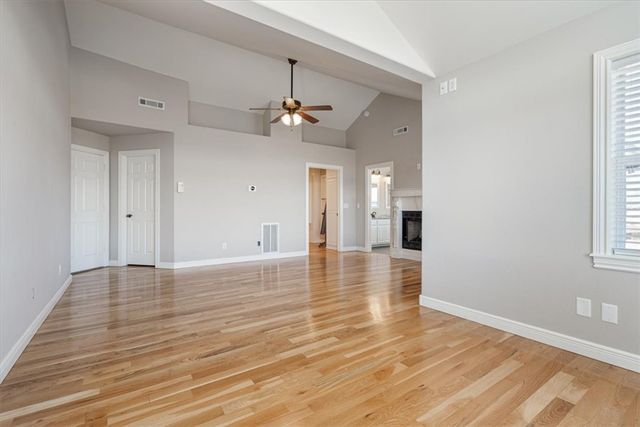 8271 S Lakeshore Drive, Rogers, AR 72756