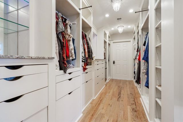 8271 S Lakeshore Drive, Rogers, AR 72756