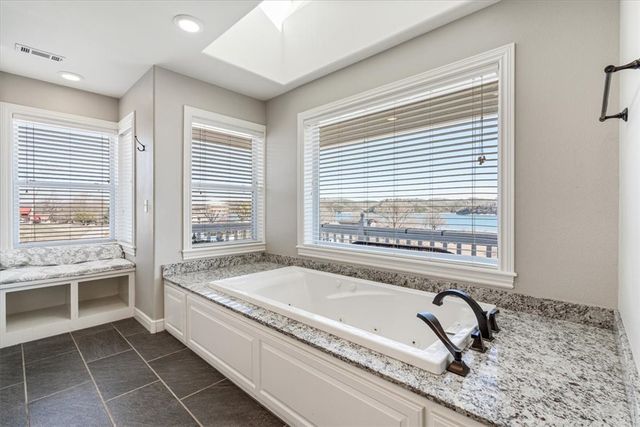 8271 S Lakeshore Drive, Rogers, AR 72756