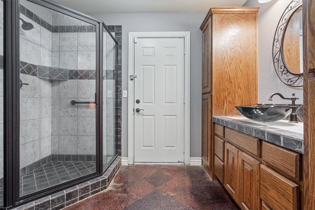 8271 S Lakeshore Drive, Rogers, AR 72756