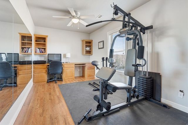 8271 S Lakeshore Drive, Rogers, AR 72756