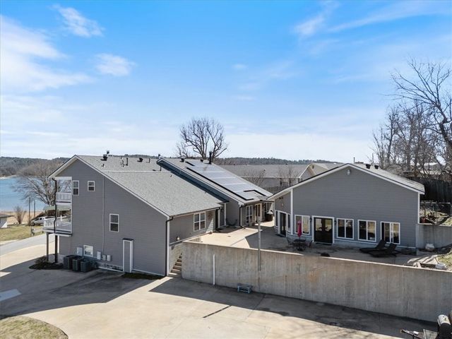 8271 S Lakeshore Drive, Rogers, AR 72756