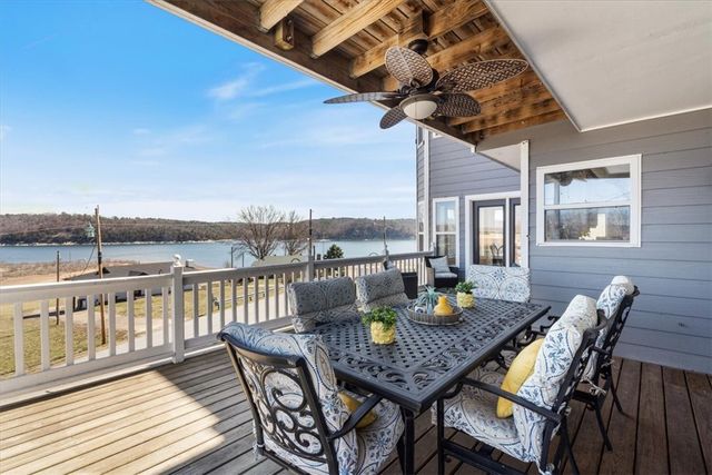 8271 S Lakeshore Drive, Rogers, AR 72756