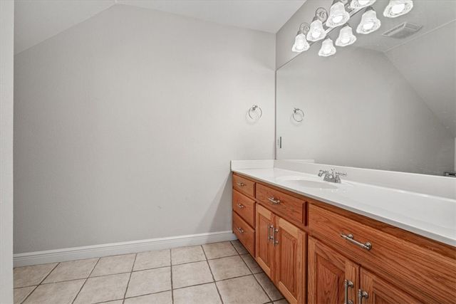 8271 S Lakeshore Drive, Rogers, AR 72756