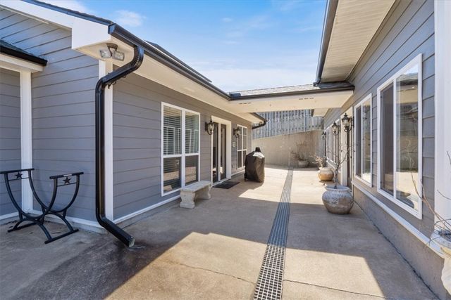 8271 S Lakeshore Drive, Rogers, AR 72756