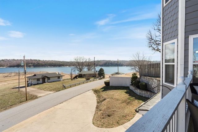 8271 S Lakeshore Drive, Rogers, AR 72756