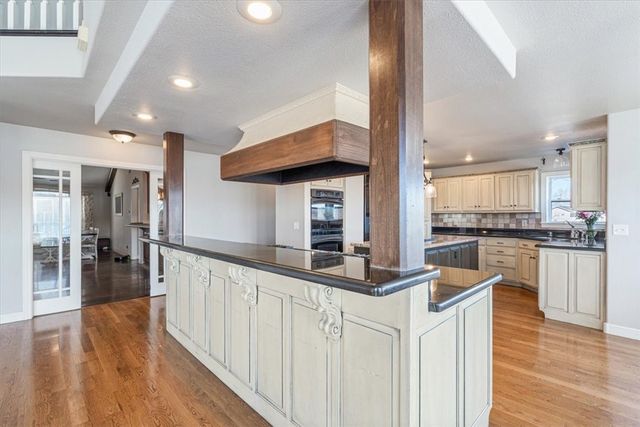 8271 S Lakeshore Drive, Rogers, AR 72756