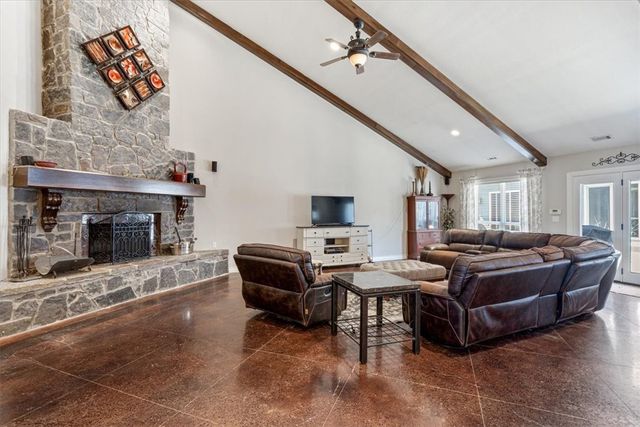 8271 S Lakeshore Drive, Rogers, AR 72756