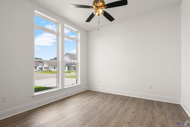 1148 Ivy Ct, Denham Springs, LA 70726