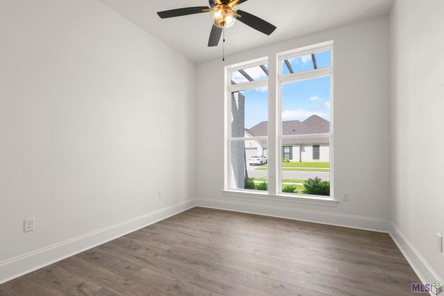 1148 Ivy Ct, Denham Springs, LA 70726