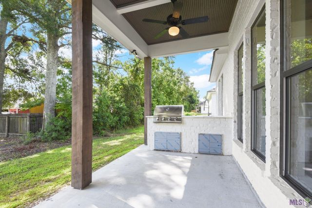 1148 Ivy Ct, Denham Springs, LA 70726
