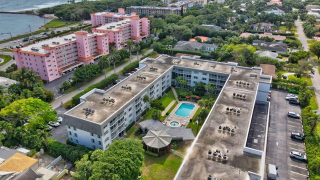 800 E Camino 4110, Boca Raton, FL 33432