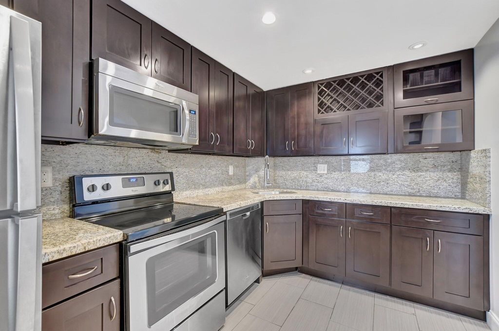 800 E Camino 4110, Boca Raton, FL 33432
