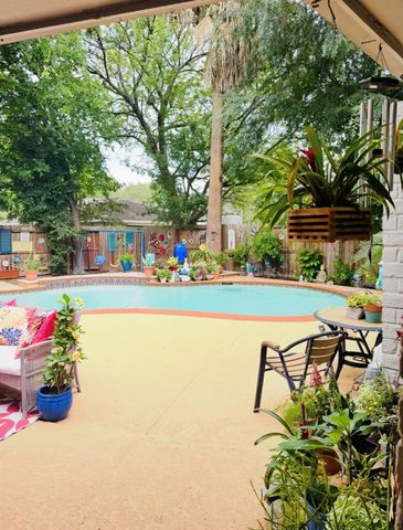 14014 Locke Lane, Houston, TX 77077