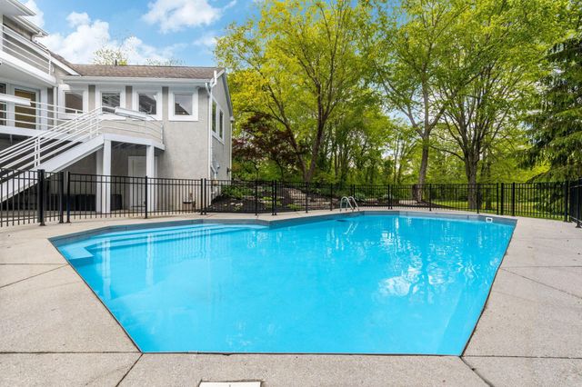 2323 Colts Neck Road, Blacklick, OH 43004