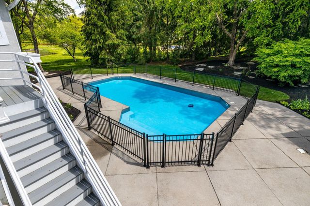 2323 Colts Neck Road, Blacklick, OH 43004