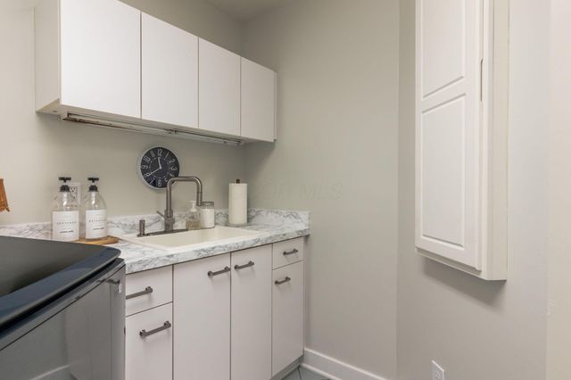 2323 Colts Neck Road, Blacklick, OH 43004