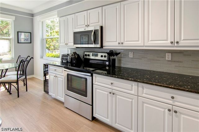 7515 Stoneybrook DR 811, Naples, FL 34112