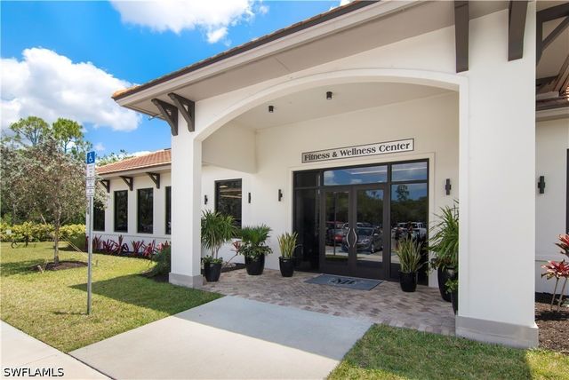 7515 Stoneybrook DR 811, Naples, FL 34112