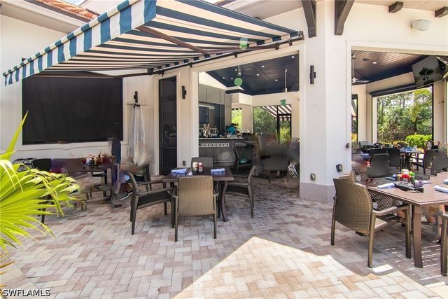 7515 Stoneybrook DR 811, Naples, FL 34112