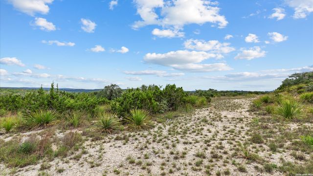 22073 SCENIC LOOP RD, San Antonio, TX 78255