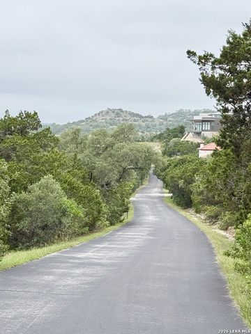 22073 SCENIC LOOP RD, San Antonio, TX 78255