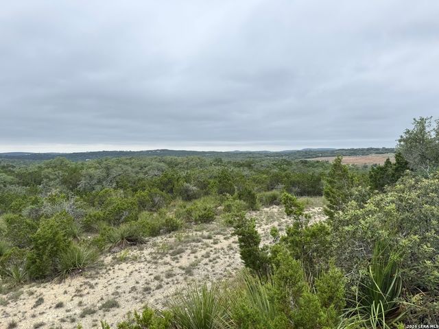 22073 SCENIC LOOP RD, San Antonio, TX 78255