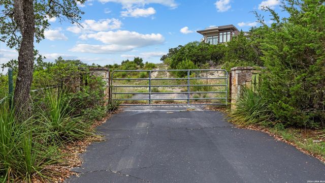 22073 SCENIC LOOP RD, San Antonio, TX 78255