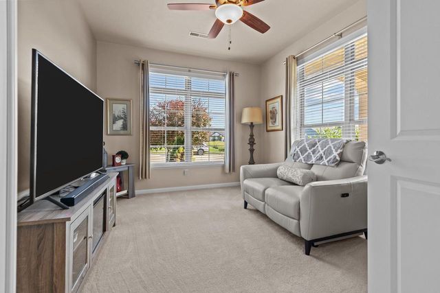 2379 E GLENHURST LANE, Appleton, WI 54913