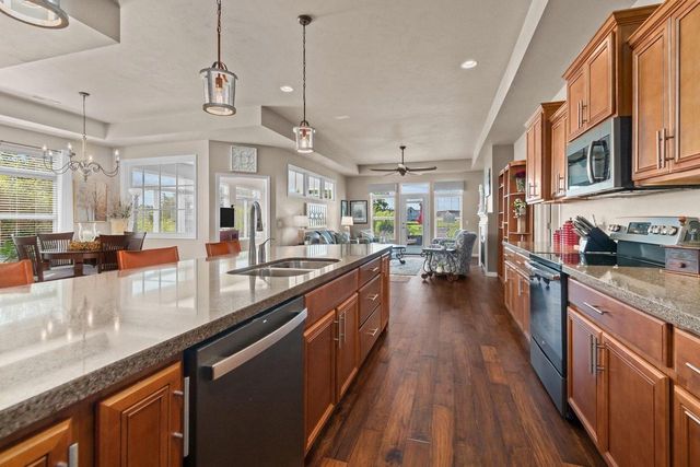 2379 E GLENHURST LANE, Appleton, WI 54913