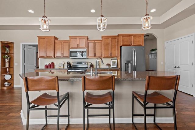 2379 E GLENHURST LANE, Appleton, WI 54913
