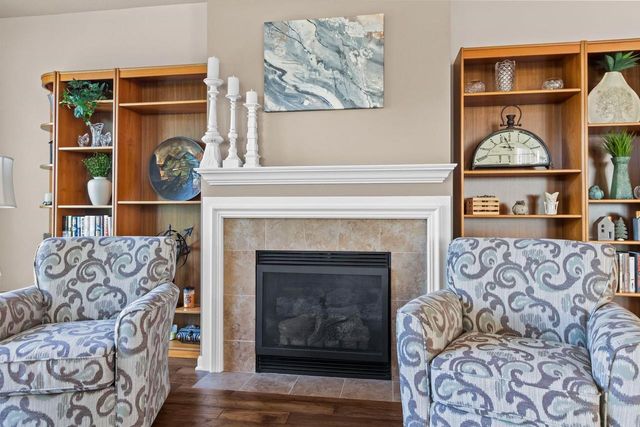 2379 E GLENHURST LANE, Appleton, WI 54913