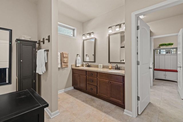 2379 E GLENHURST LANE, Appleton, WI 54913
