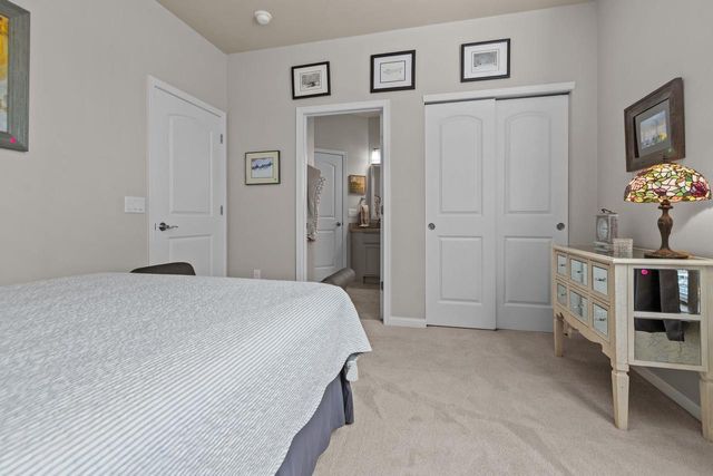 2379 E GLENHURST LANE, Appleton, WI 54913